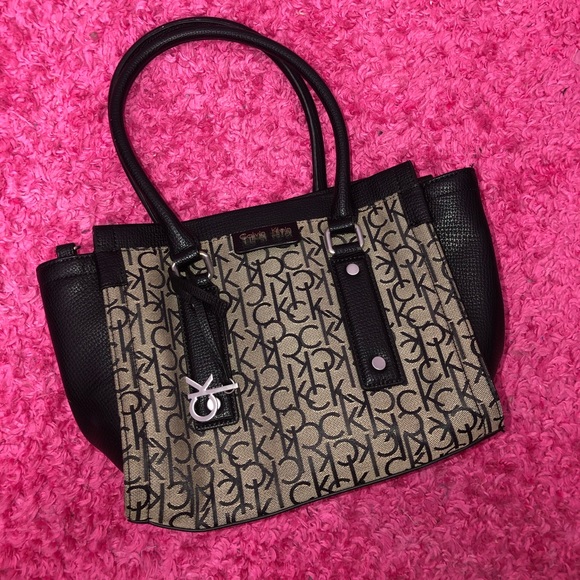 Calvin klein black handbag - Picture 2 of 8